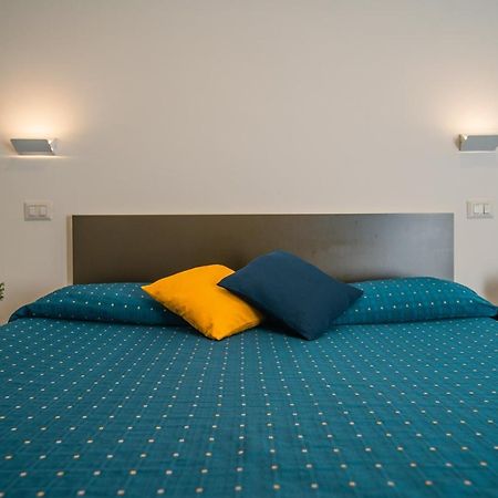 Hub Ferroviario - 12 Posti Letto Per Il Tuo Gruppo A Napoli Con Wifi E Netflix Bed and Breakfast Eksteriør billede