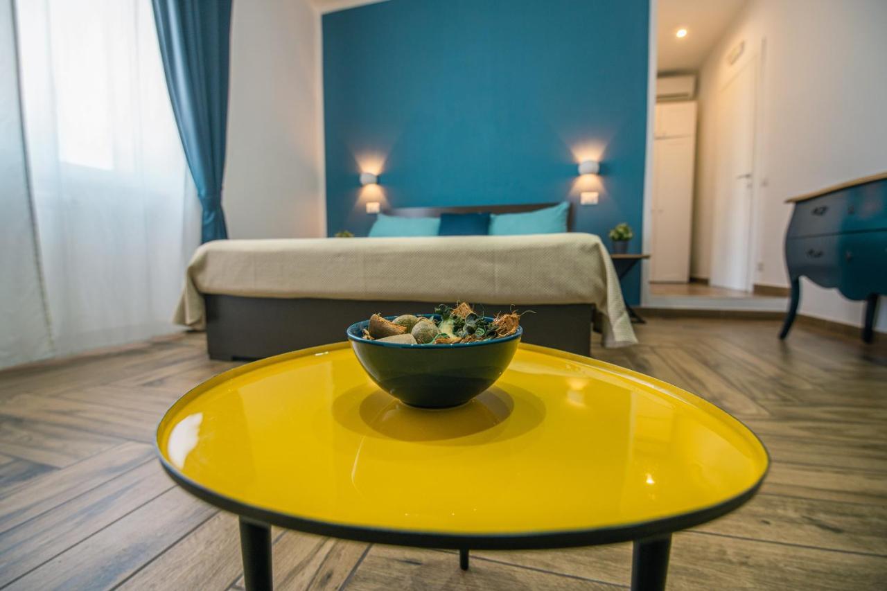 Hub Ferroviario - 12 Posti Letto Per Il Tuo Gruppo A Napoli Con Wifi E Netflix Bed and Breakfast Eksteriør billede