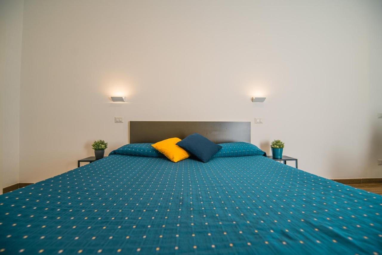 Hub Ferroviario - 12 Posti Letto Per Il Tuo Gruppo A Napoli Con Wifi E Netflix Bed and Breakfast Eksteriør billede