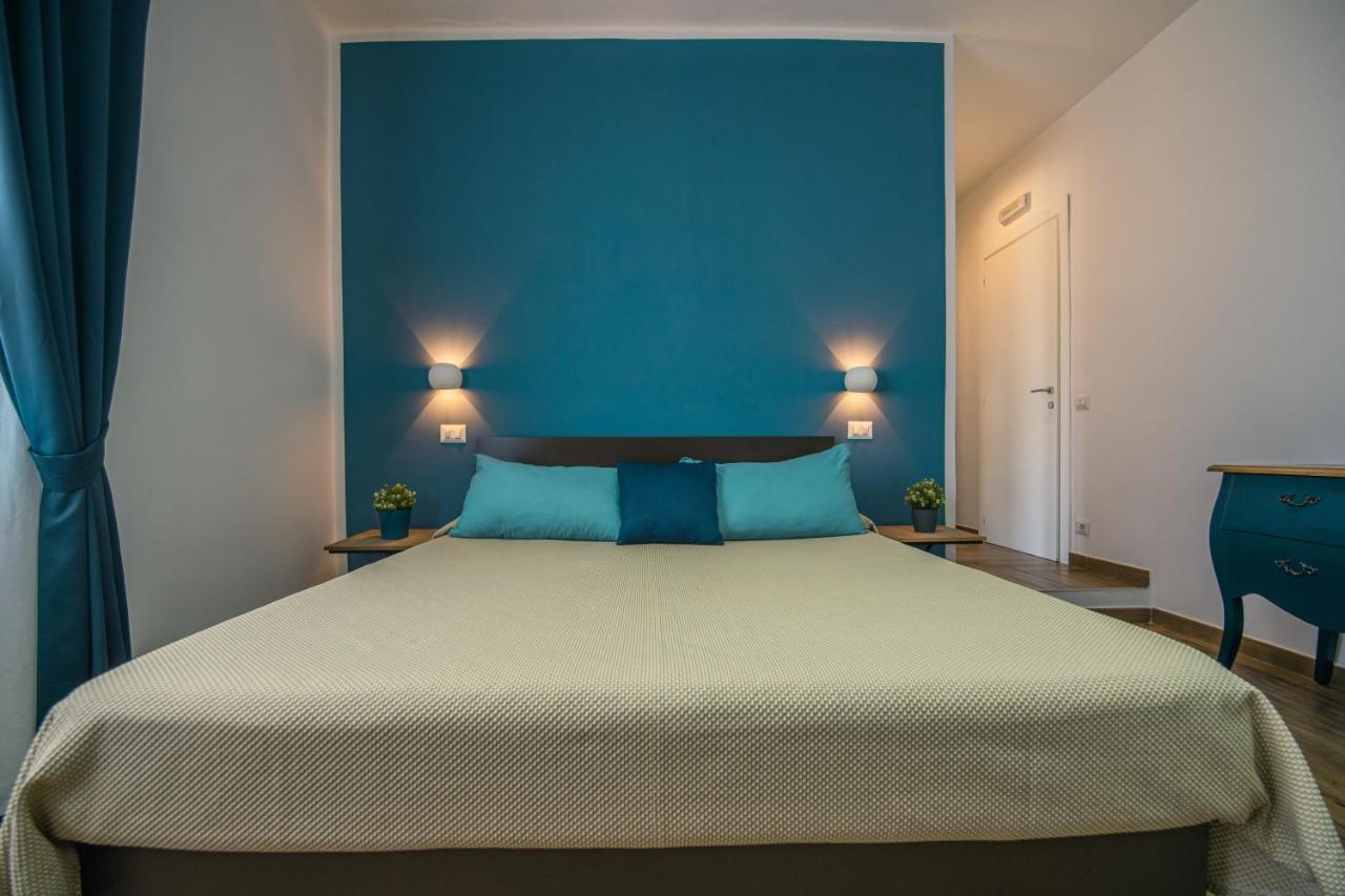 Hub Ferroviario - 12 Posti Letto Per Il Tuo Gruppo A Napoli Con Wifi E Netflix Bed and Breakfast Eksteriør billede