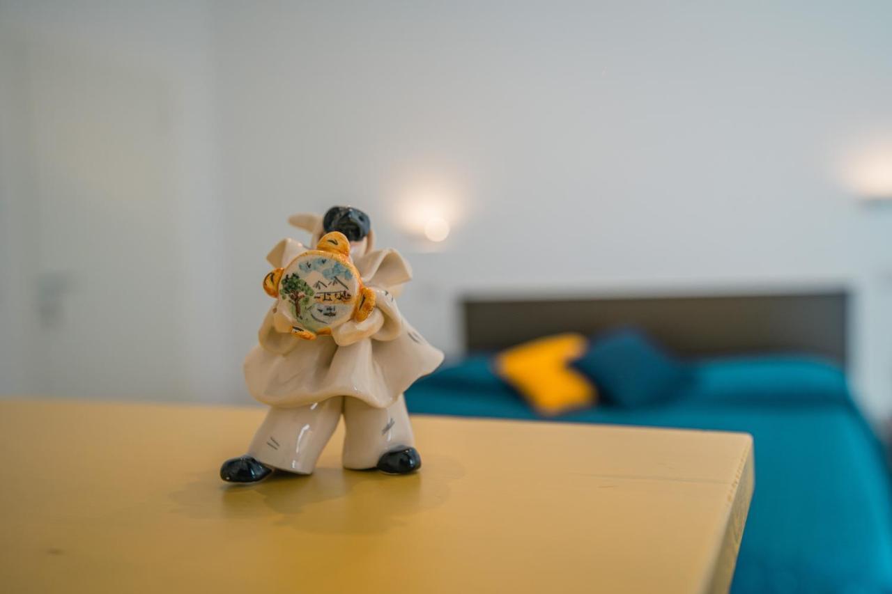 Hub Ferroviario - 12 Posti Letto Per Il Tuo Gruppo A Napoli Con Wifi E Netflix Bed and Breakfast Eksteriør billede