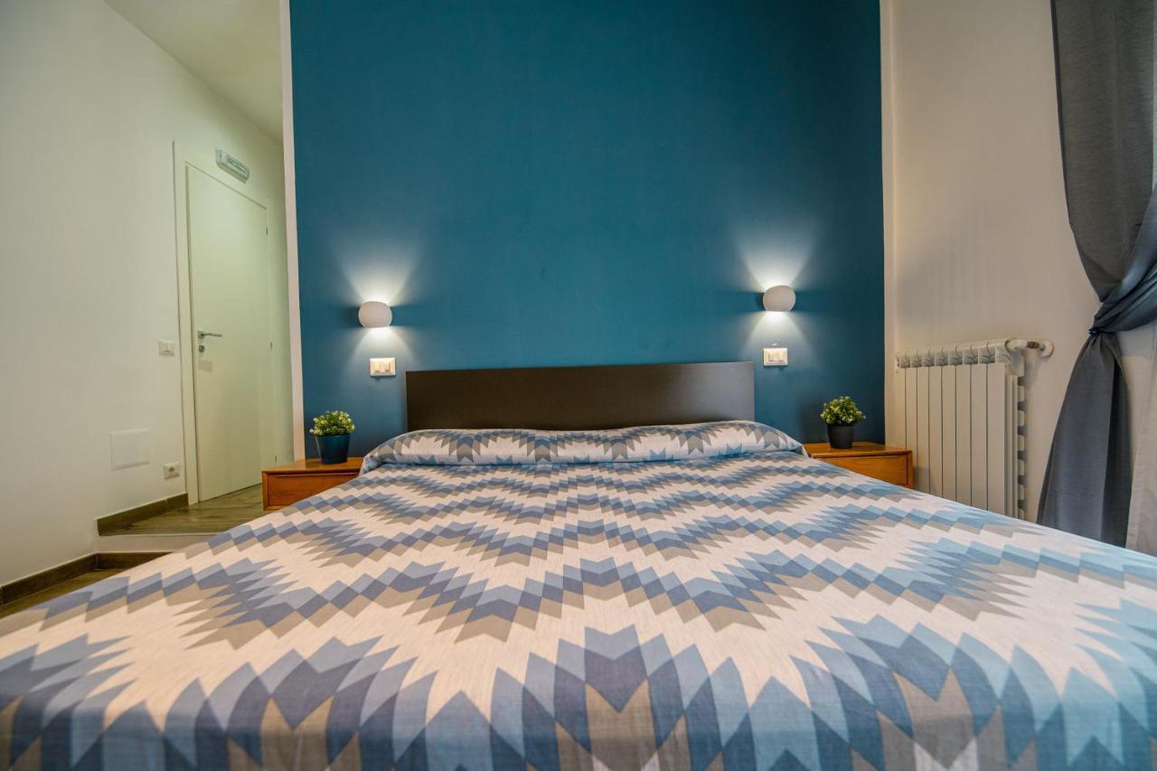 Hub Ferroviario - 12 Posti Letto Per Il Tuo Gruppo A Napoli Con Wifi E Netflix Bed and Breakfast Eksteriør billede