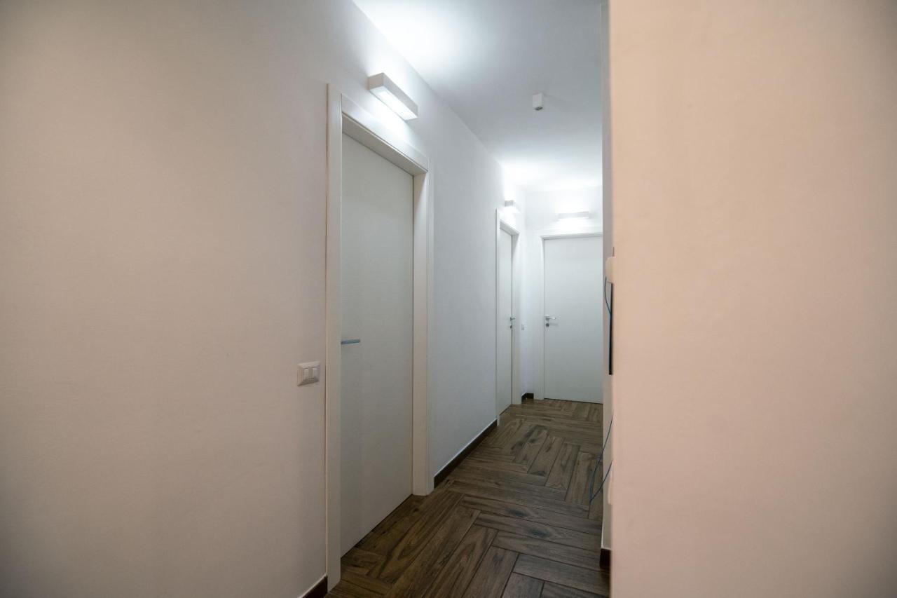 Hub Ferroviario - 12 Posti Letto Per Il Tuo Gruppo A Napoli Con Wifi E Netflix Bed and Breakfast Eksteriør billede